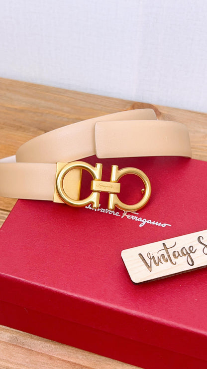 Salvatore Ferragamo Gancici Beige Reversible Belt