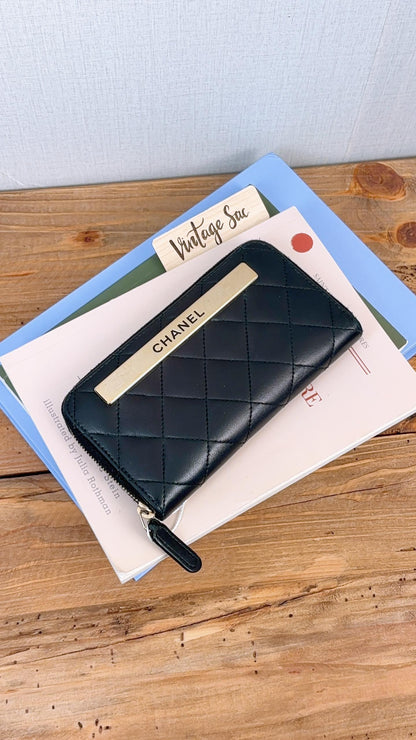 Chanel Black Lambskin Medium Trendy CC Zip Wallet (LGHW)