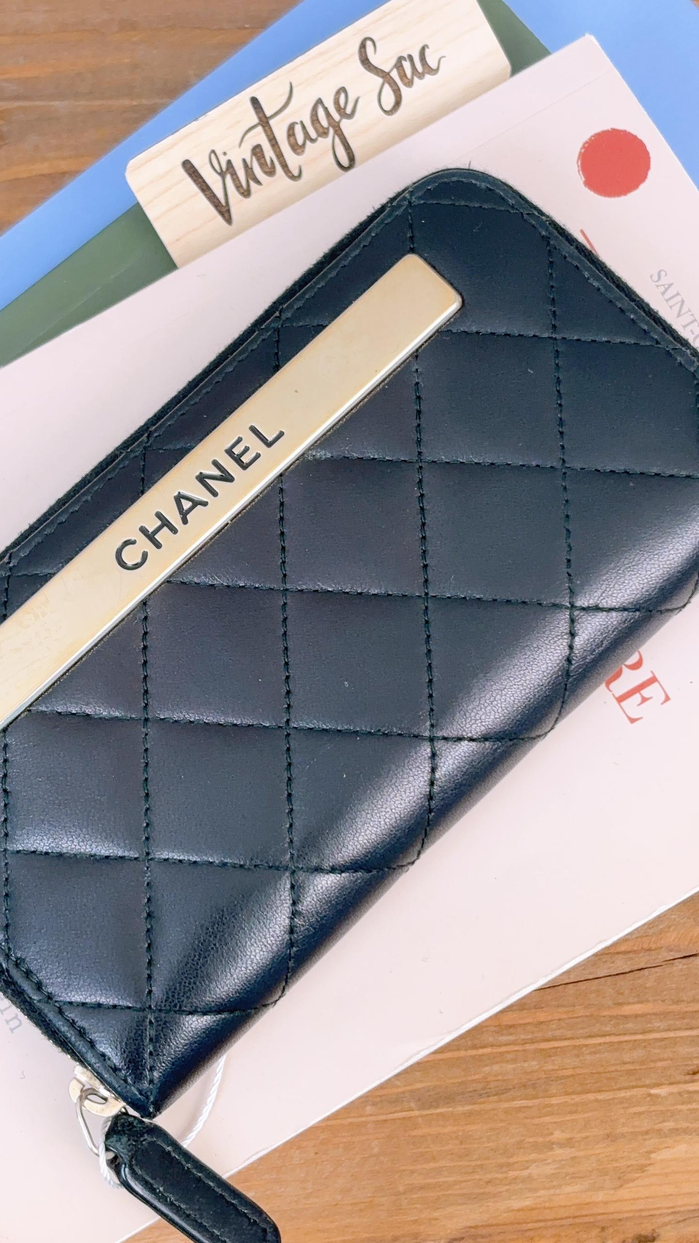Chanel Black Lambskin Medium Trendy CC Zip Wallet (LGHW)