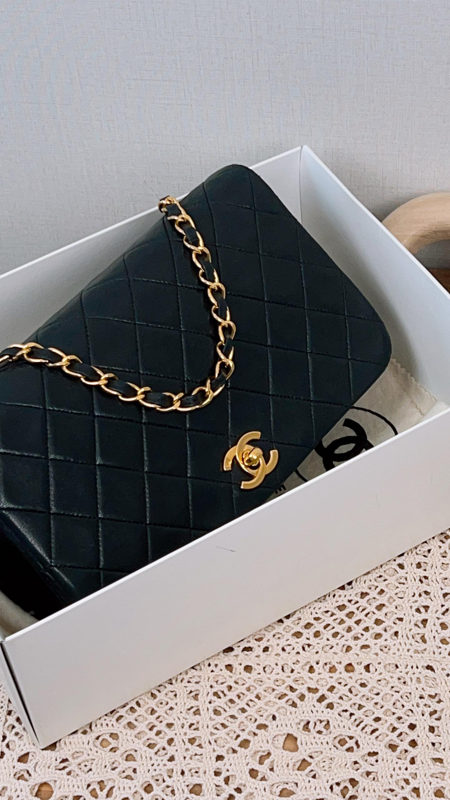 Chanel Black Lambskin Small Vintage Full Flap (GHW)