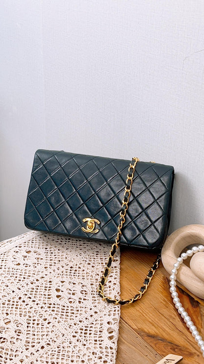 Chanel Black Lambskin Small Vintage Full Flap (GHW)