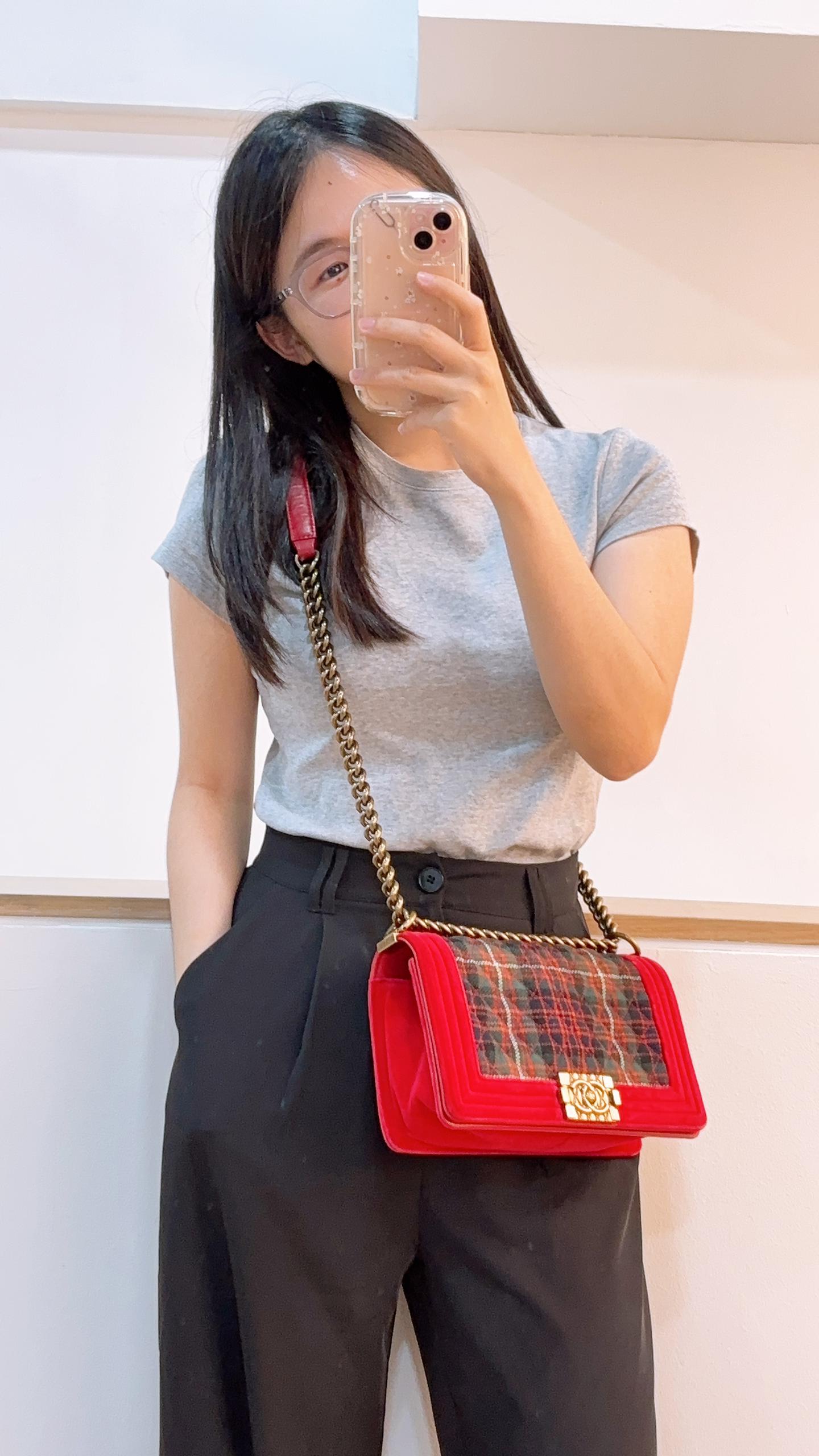 Chanel Red Velvet Plaid Paris-Edinburg Old Medium Boy (AGHW)