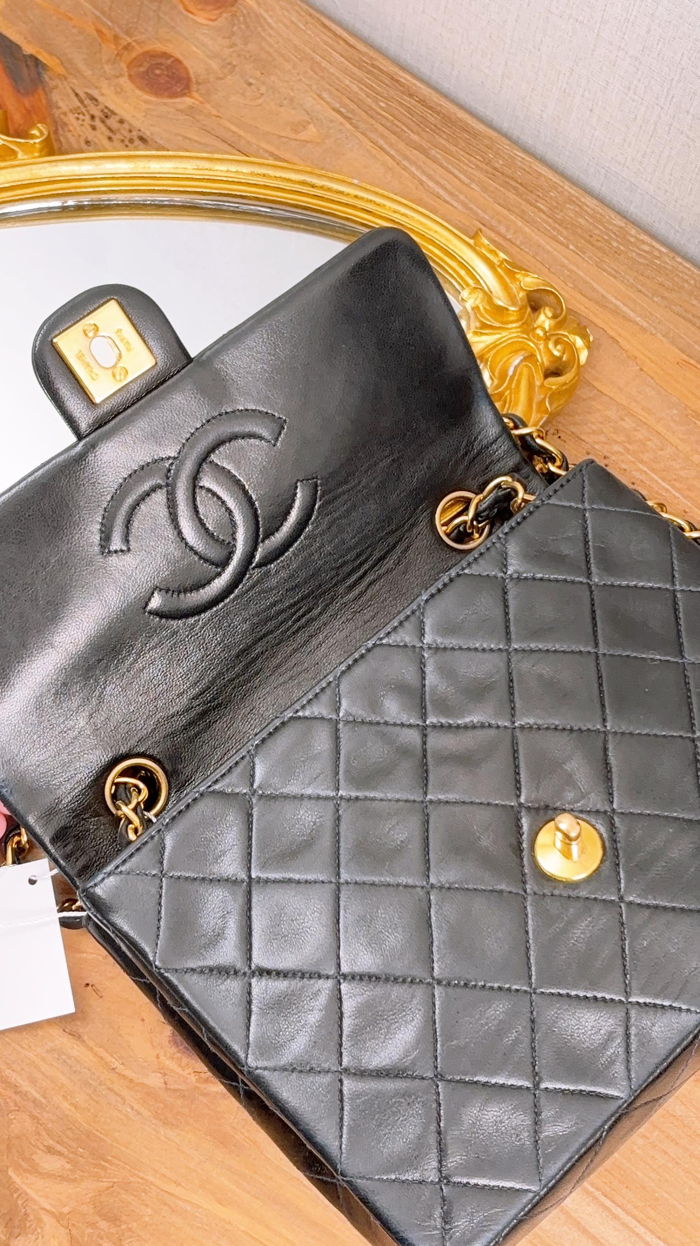 Chanel Black Lambskin Vintage Mini Square 20cm (GHW)