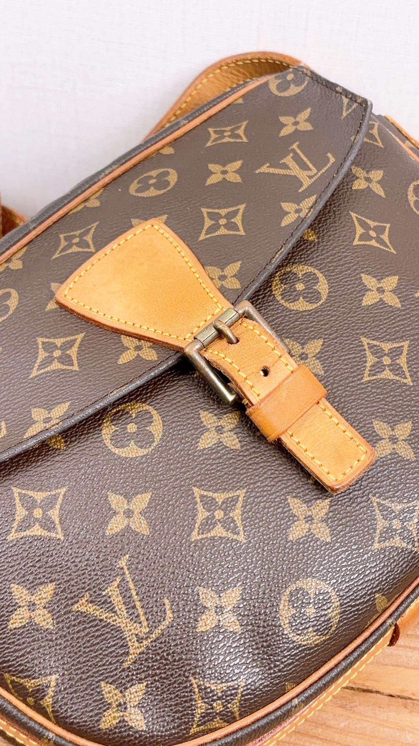 LV Monogram Jeune Fille MM
