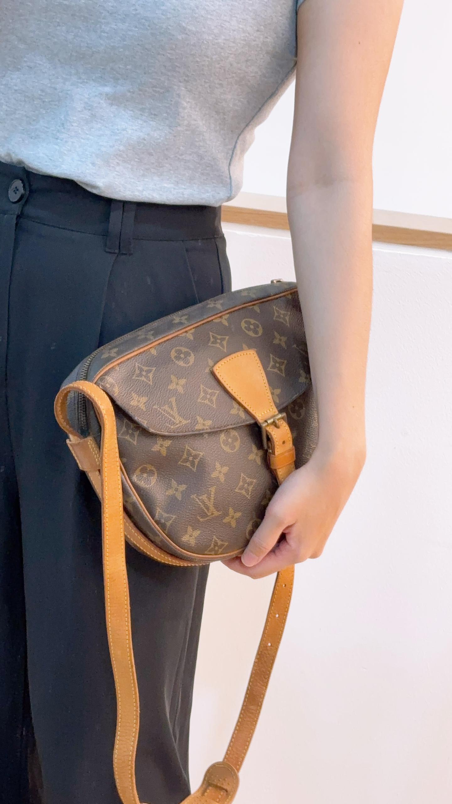 LV Monogram Jeune Fille MM
