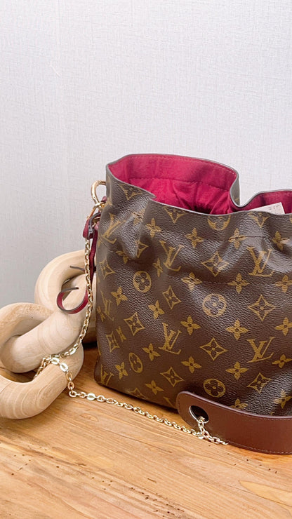 LV Monogram Pouch Note in Fuchsia