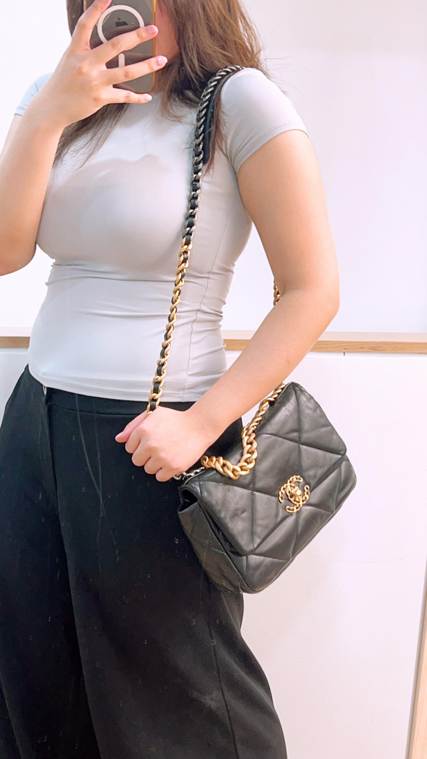 Chanel Black Lambskin Small 19 ( GHW)