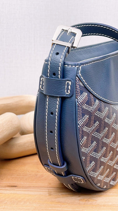 Goyard Navy Hirondelle Bag
