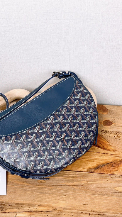 Goyard Navy Hirondelle Bag