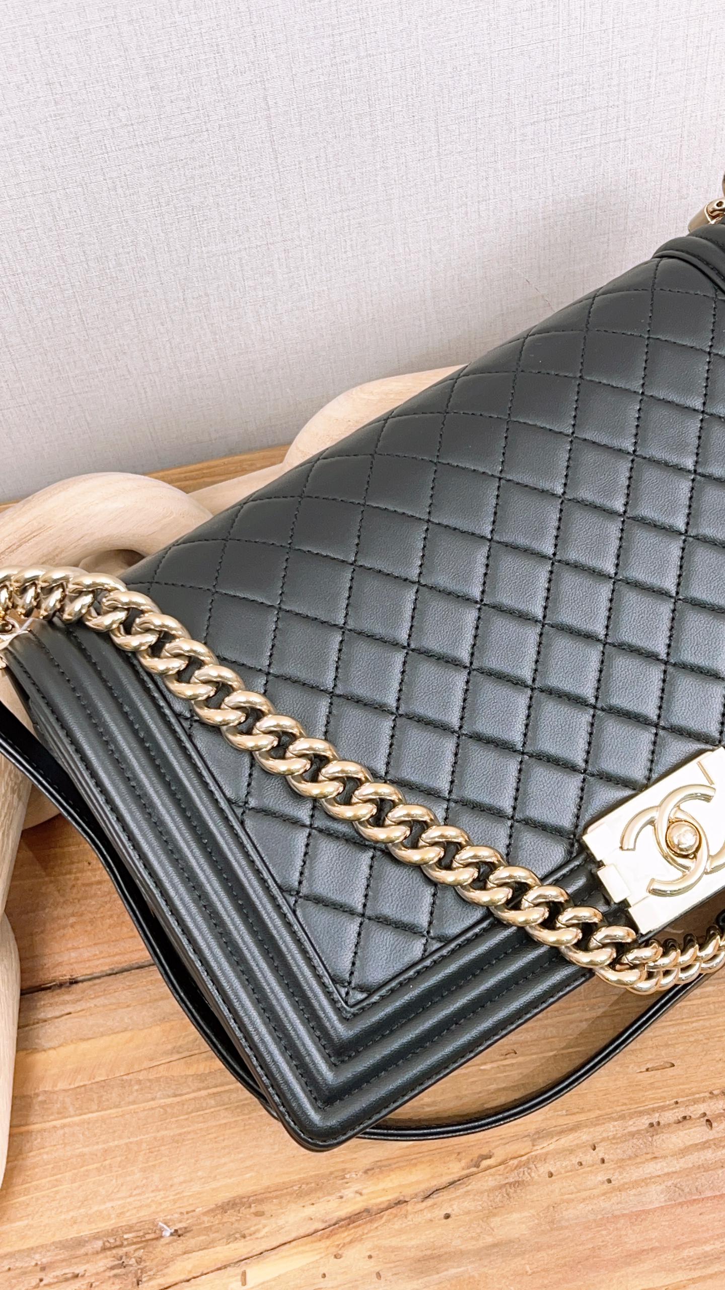 Chanel Black Lambskin New Medium Boy Flap (LGHW)