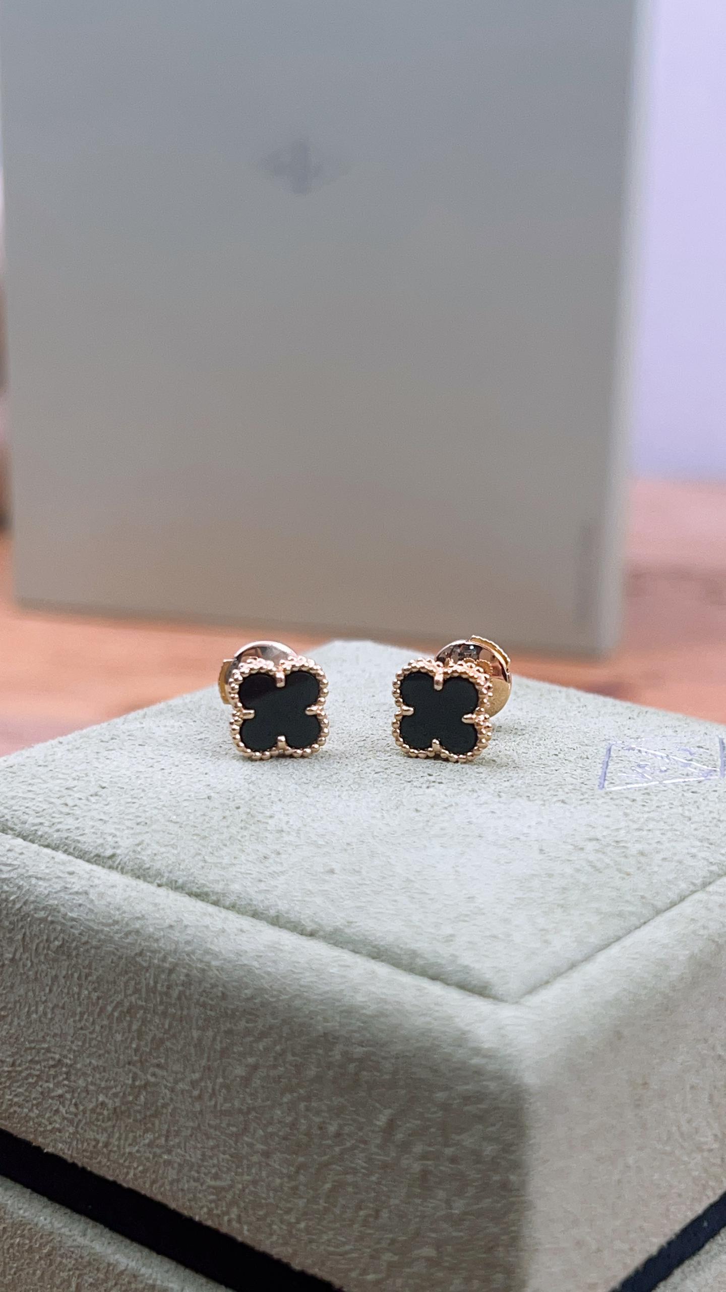 VCA Black Sweet Alhambra Onyx Ear-studs