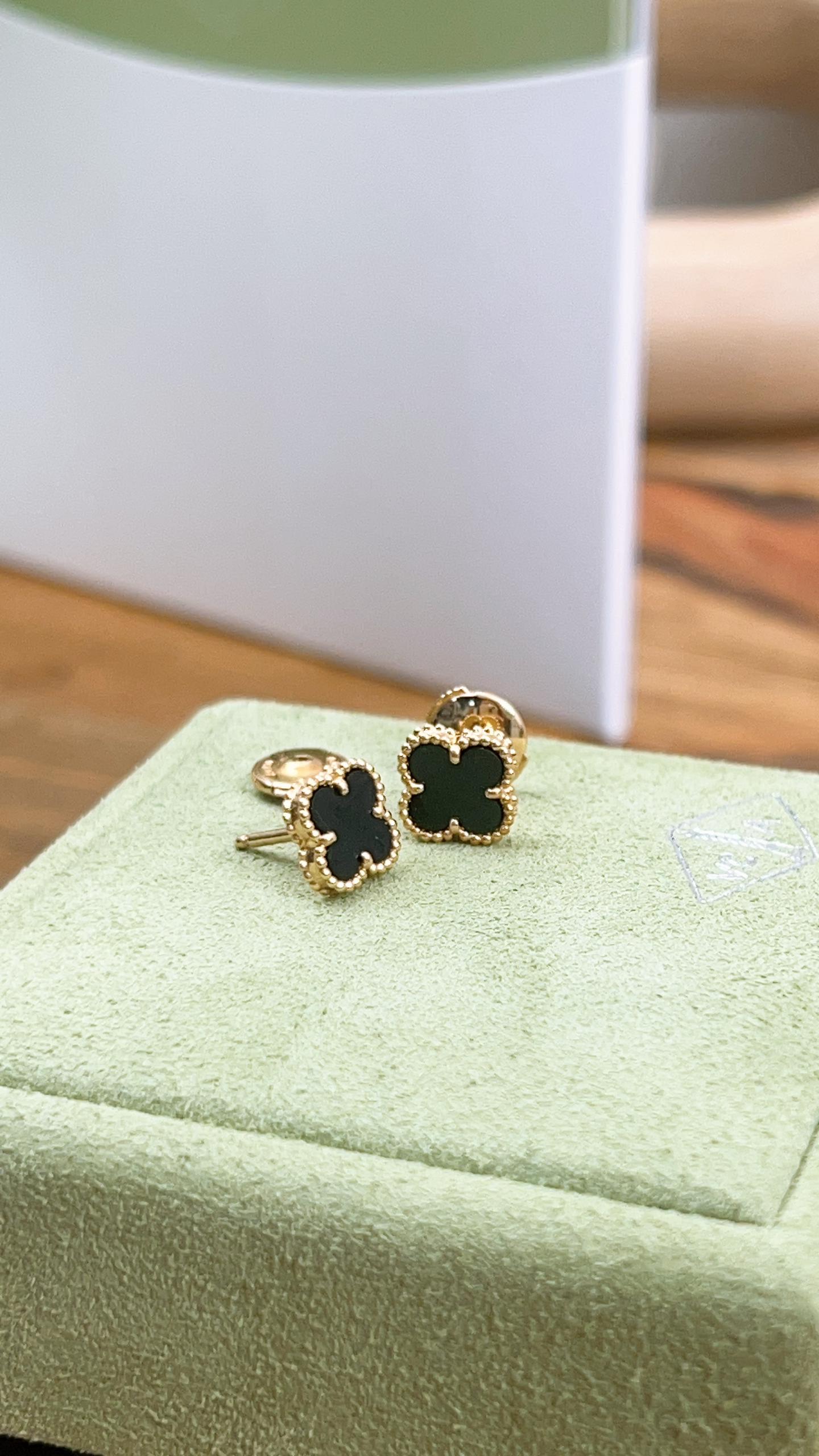 VCA Black Sweet Alhambra Onyx Ear-studs
