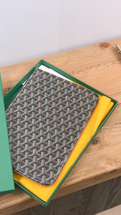 Goyard Tan x Black Senat MM Pouch