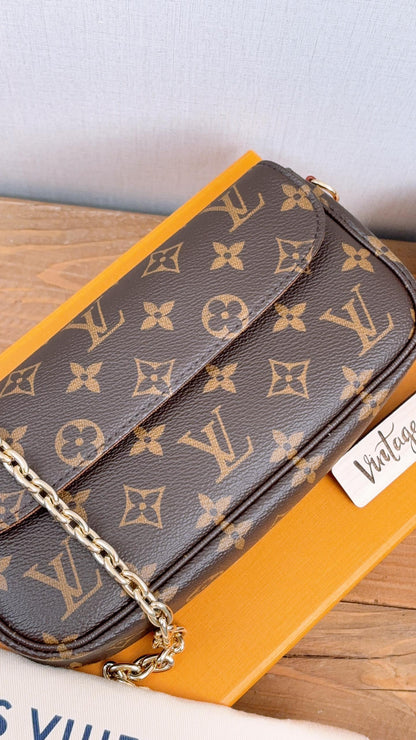 LV Monogram Ivy WOC