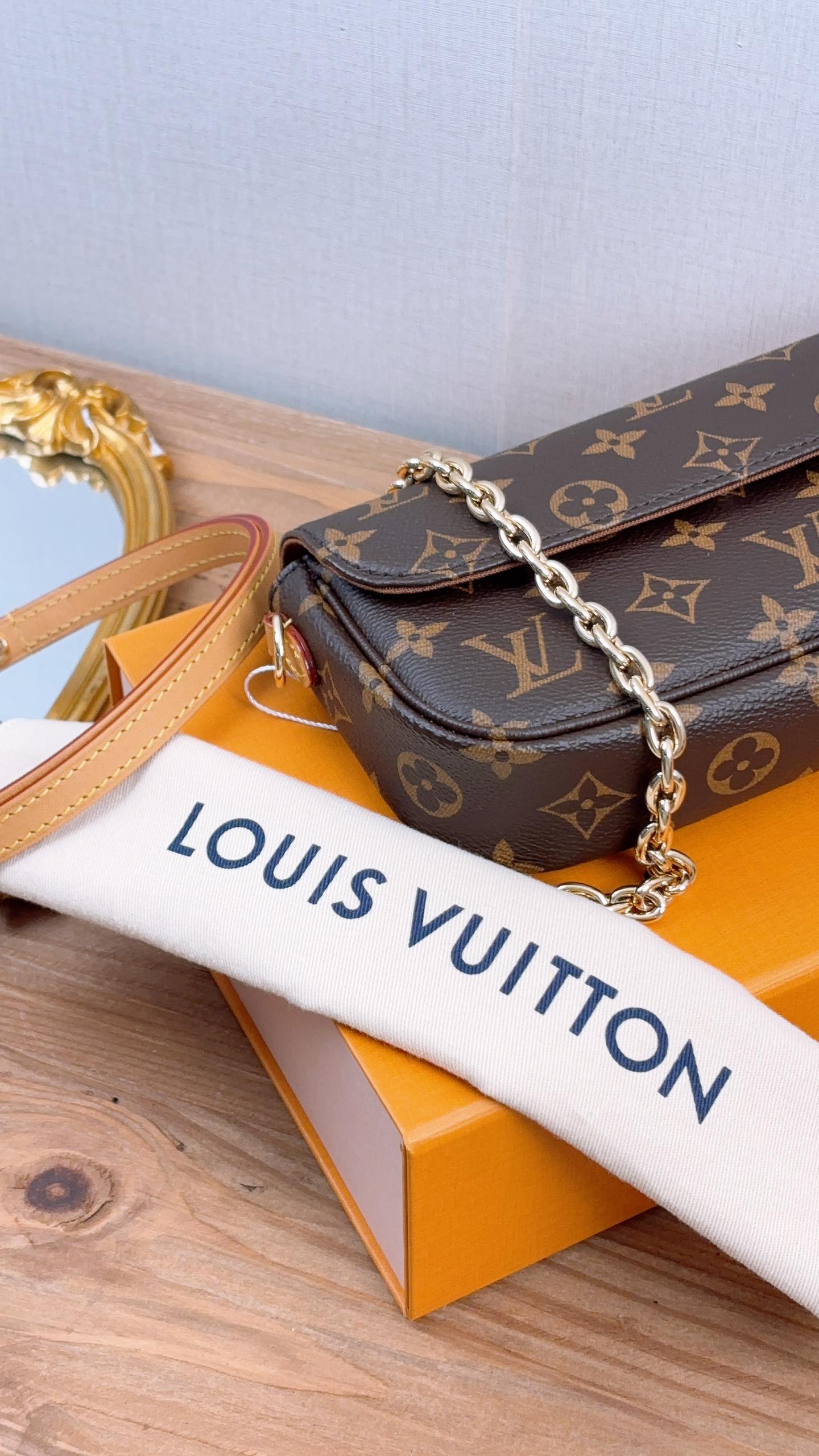 LV Monogram Ivy WOC