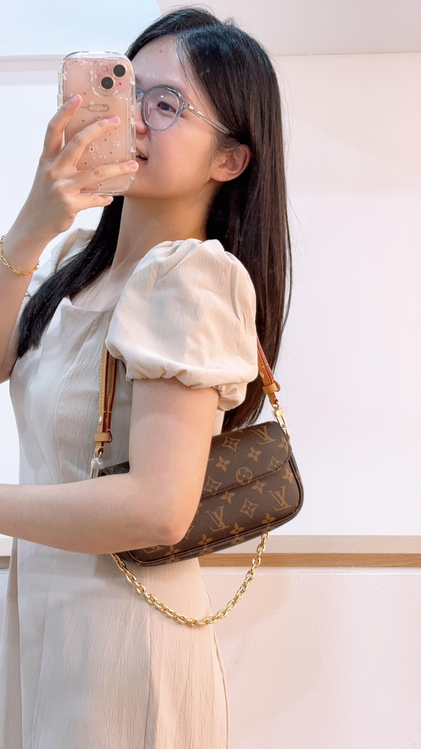LV Monogram Ivy WOC