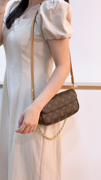 LV Monogram Ivy WOC