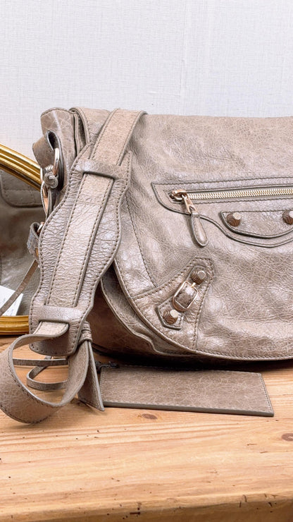Balenciaga Grey Neo Folk Messenger Bag (RGHW)