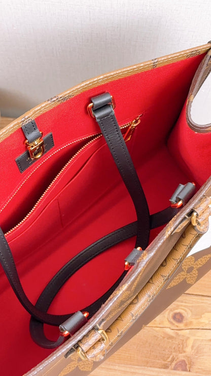 LV Monogram On The Go MM