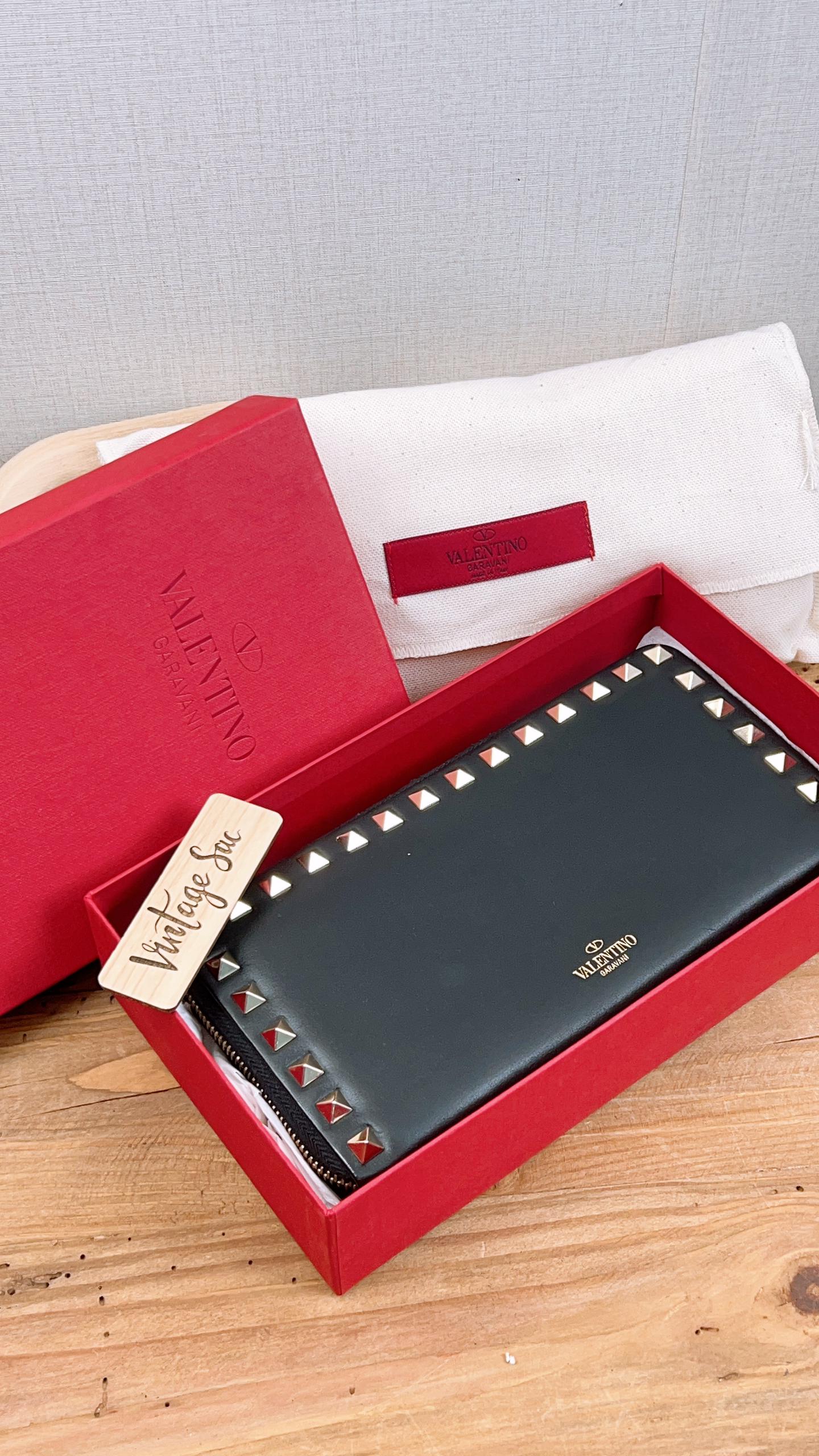 Valentino Black Garavani Rockstud Long Wallet (GHW)