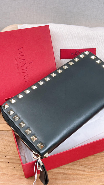 Valentino Black Garavani Rockstud Long Wallet (GHW)