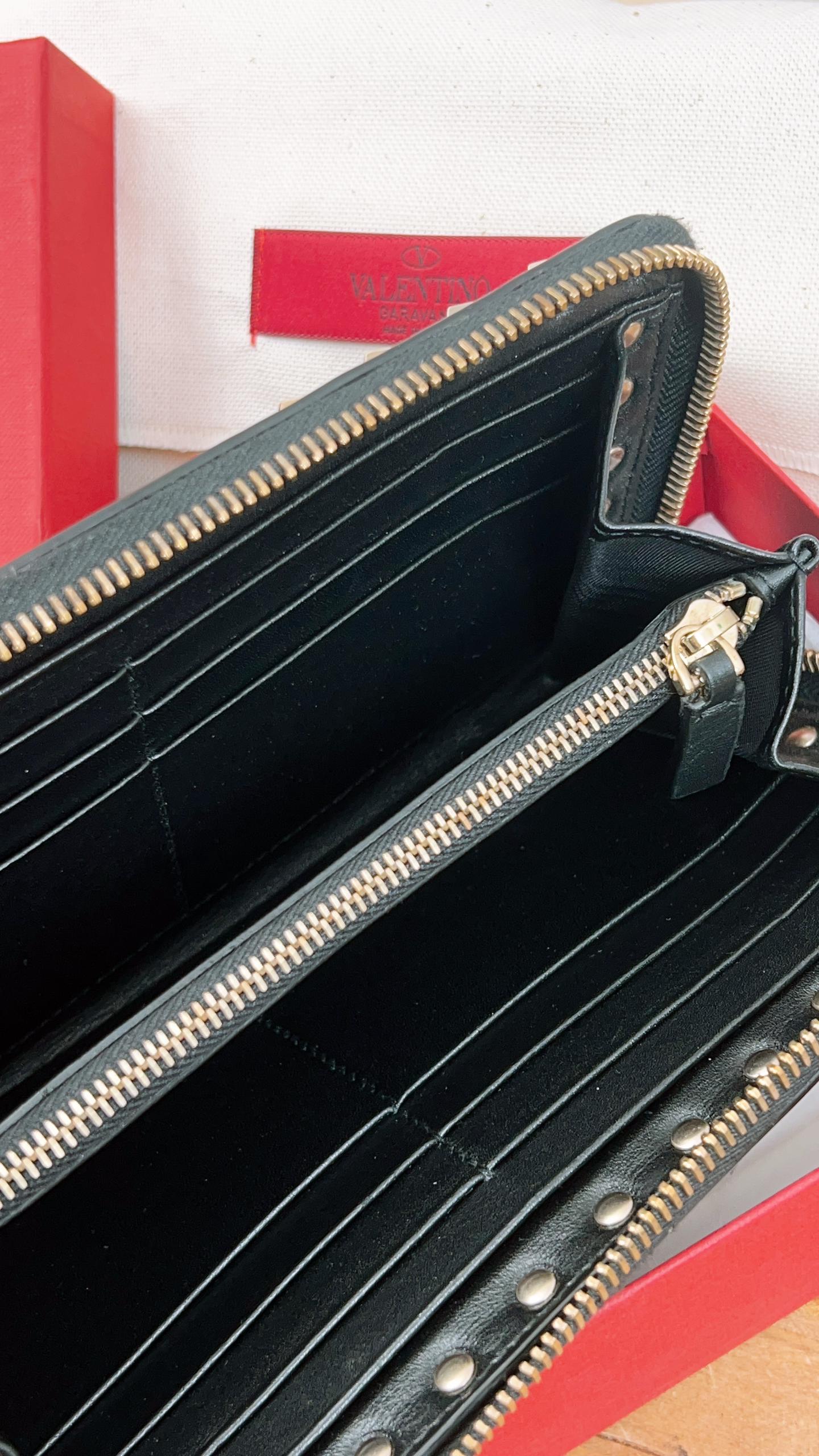 Valentino Black Garavani Rockstud Long Wallet (GHW)
