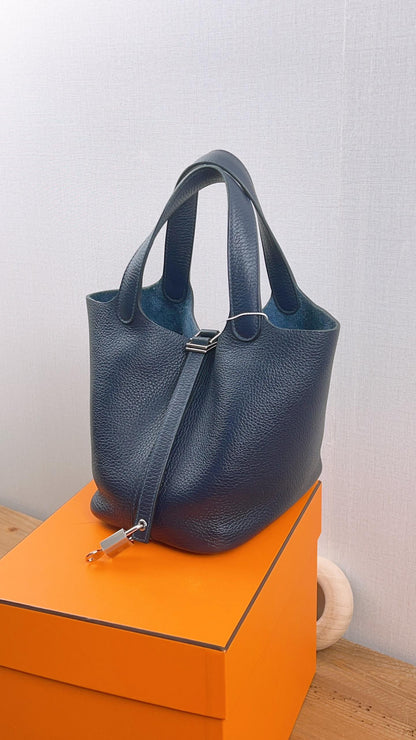 Hermes Blue Nuit Picotin 18 (PHW)