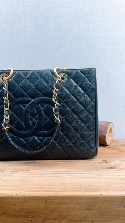 Chanel Black Caviar GST (GHW)