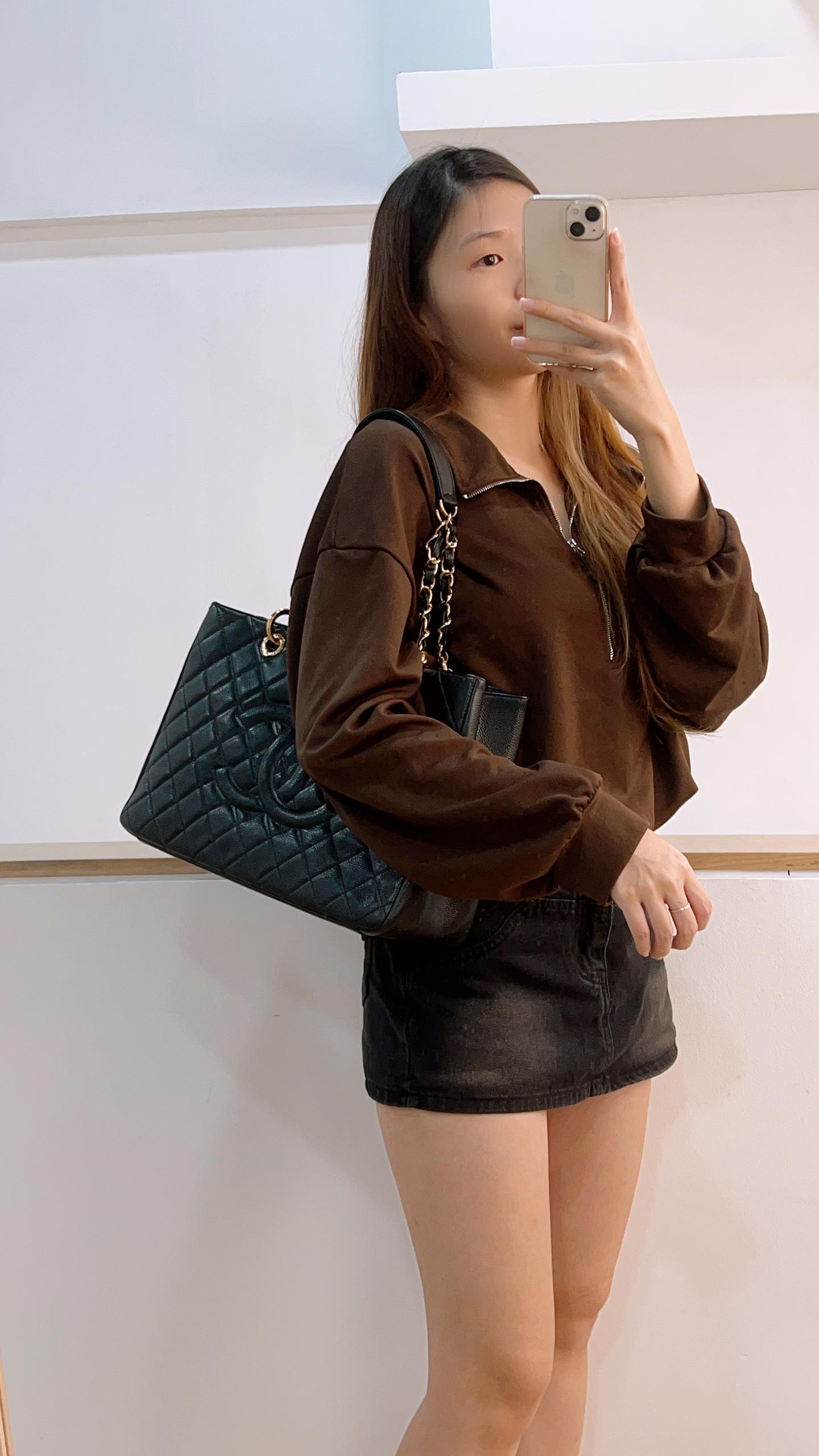 Chanel Black Caviar GST (GHW)
