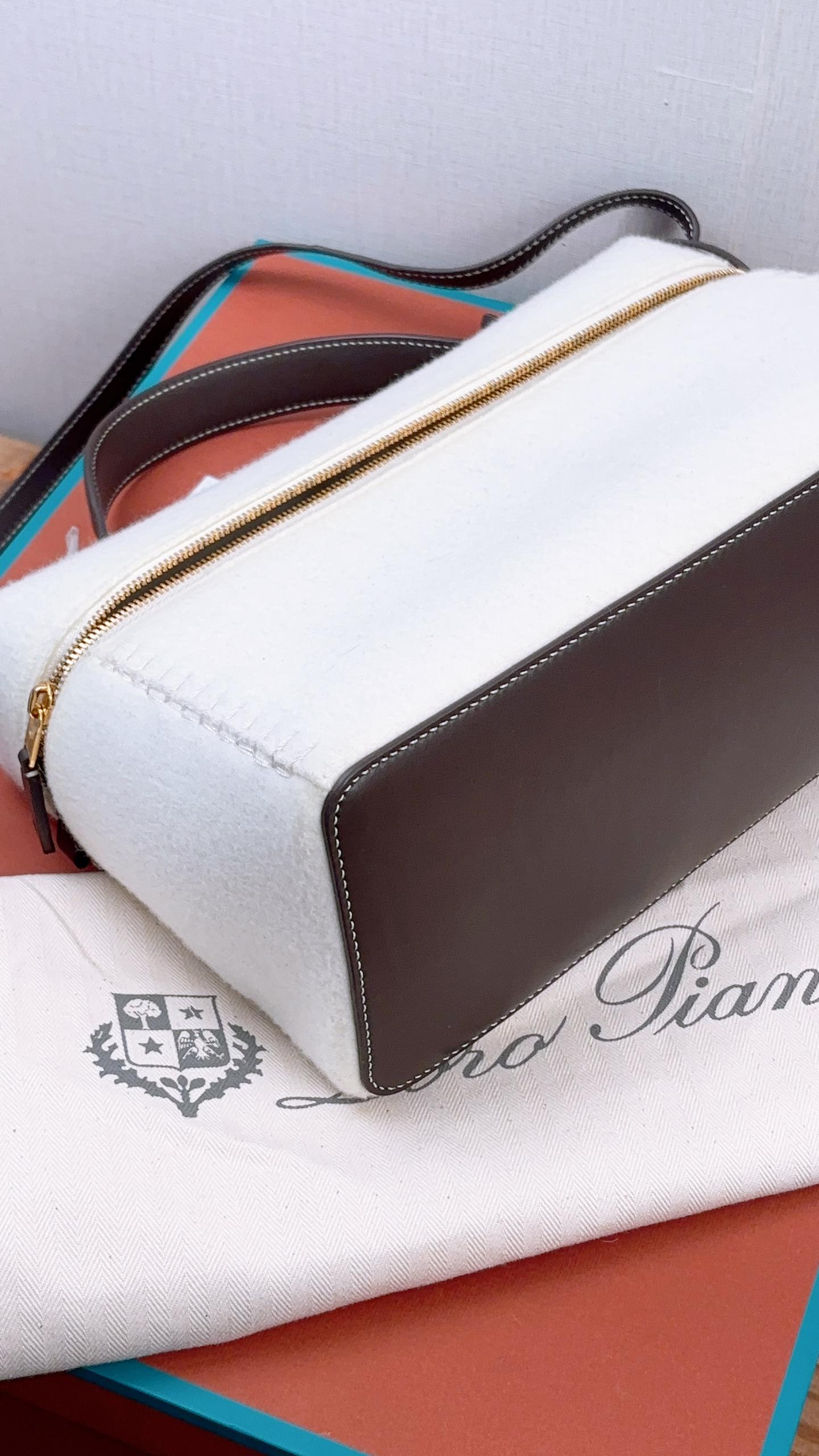 Loro Piana White Cashmere Extra Pocket L27 (GHW)