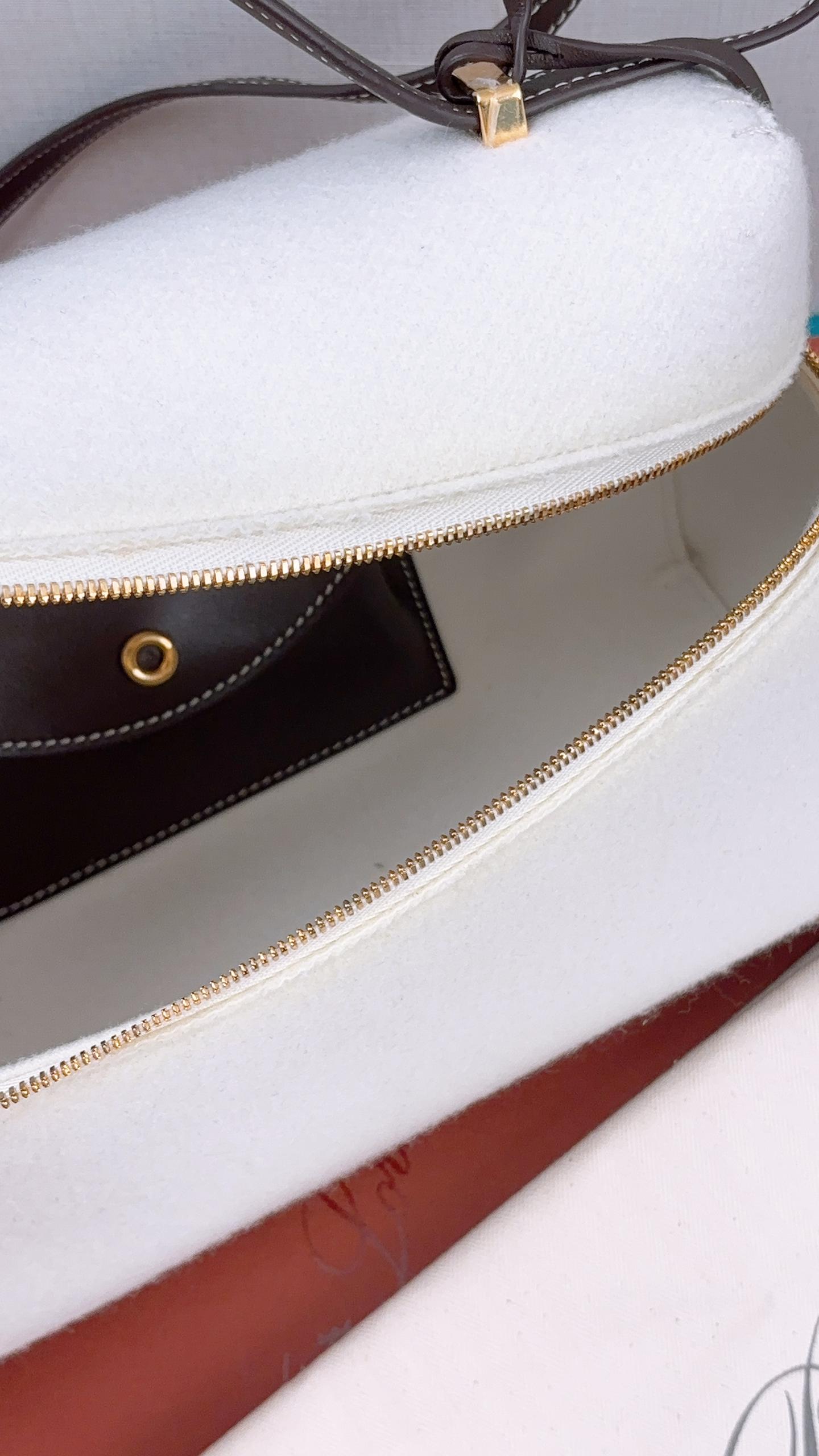 Loro Piana White Cashmere Extra Pocket L27 (GHW)