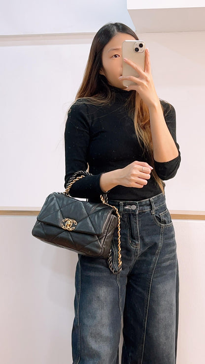 Chanel Black Lambskin 19 (GHW)