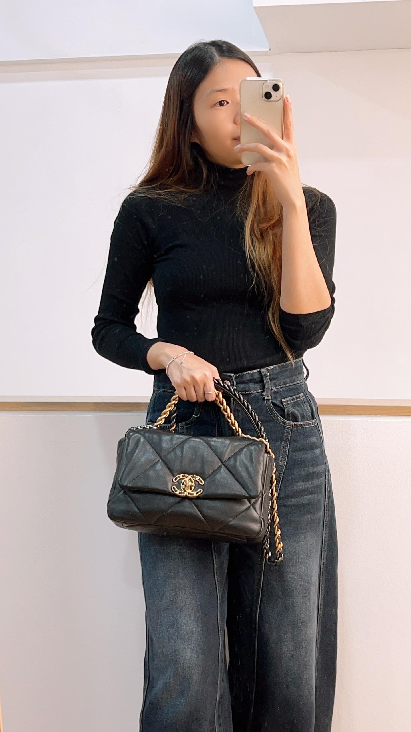 Chanel Black Lambskin 19 (GHW)