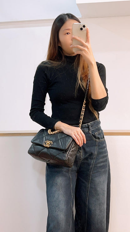 Chanel Black Lambskin 19 (GHW)