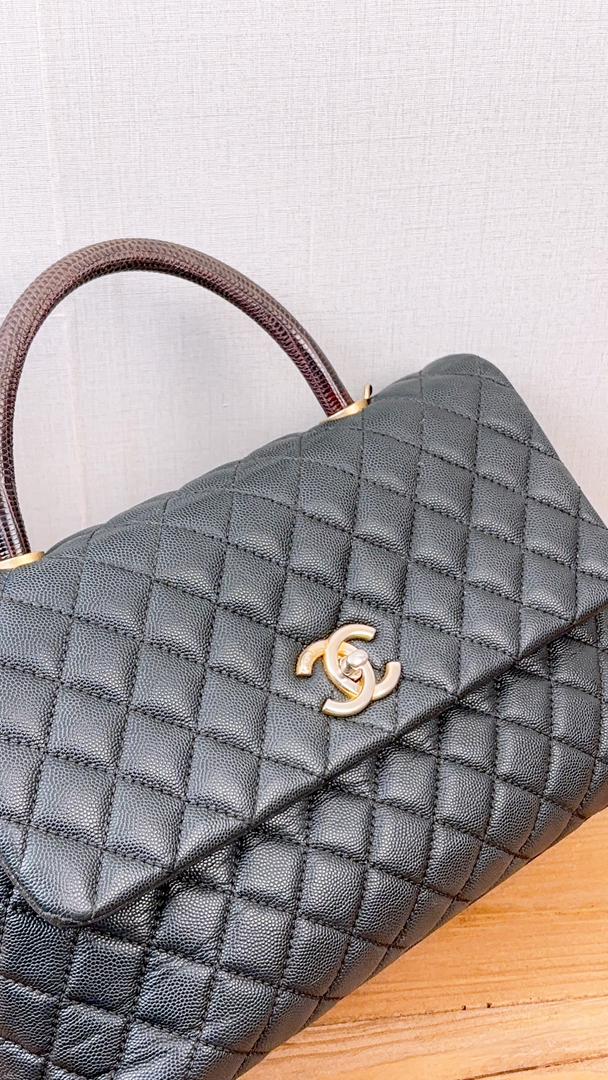 Chanel Black Caviar Medium Coco Handle with Lizard Handle (GHW)