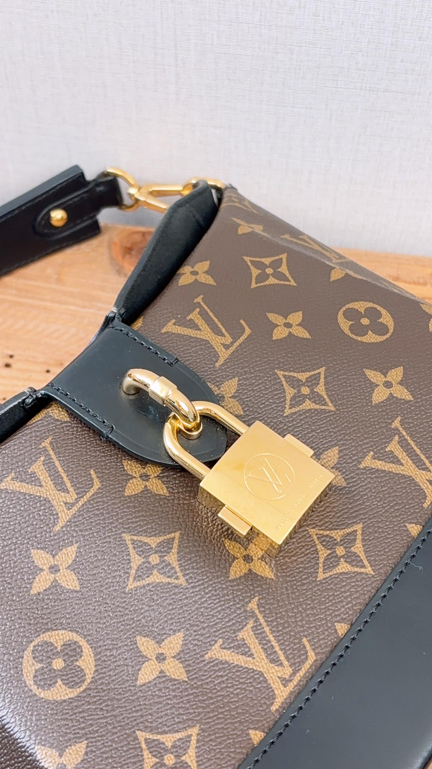 LV Reverse Monogram Bento Box