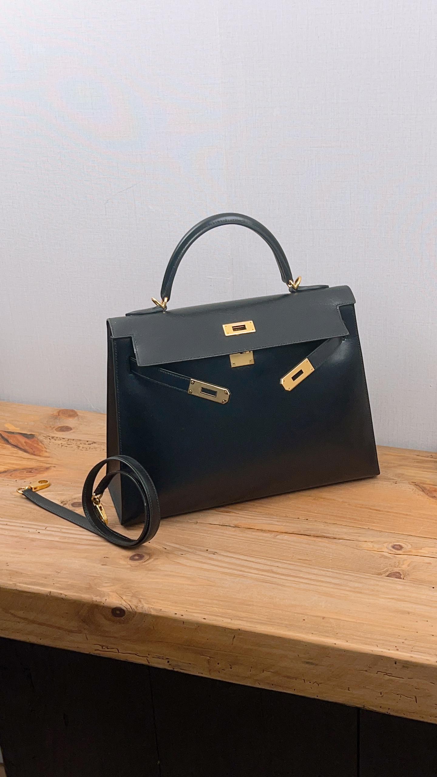 Hermes Noir Box Kelly 32 (GHW)