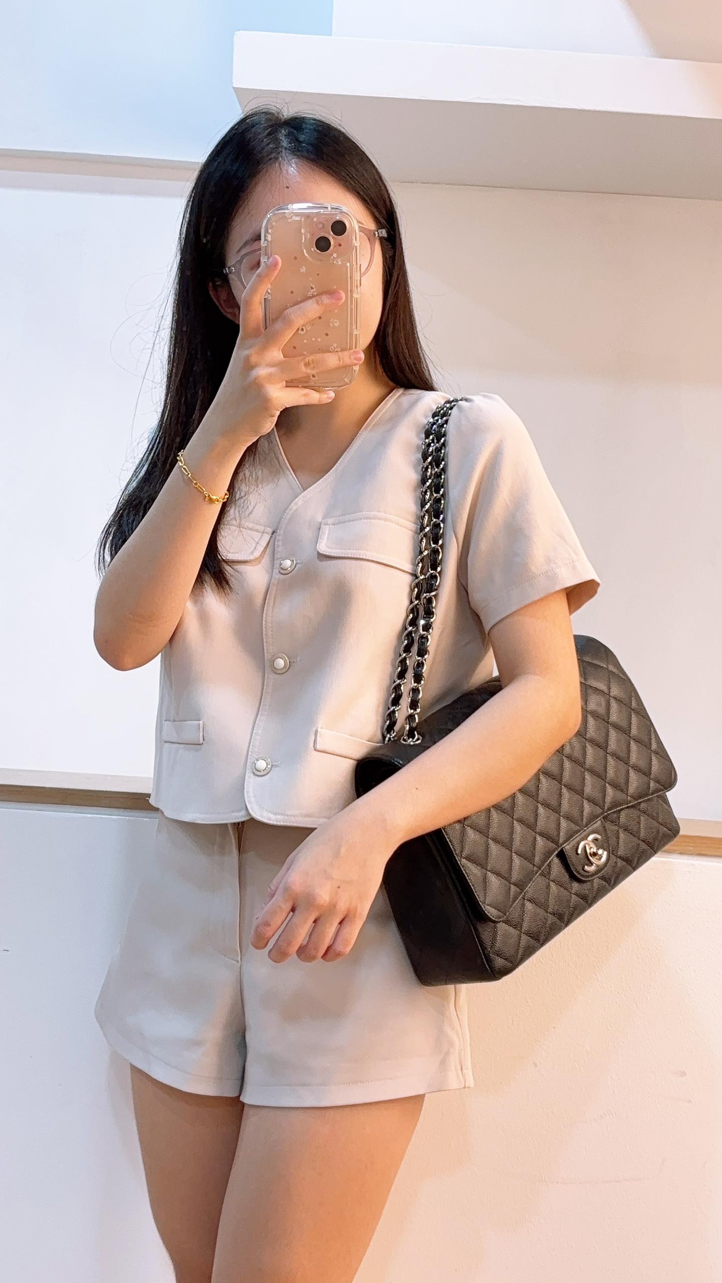 Chanel Black Caviar Maxi CF (SHW)