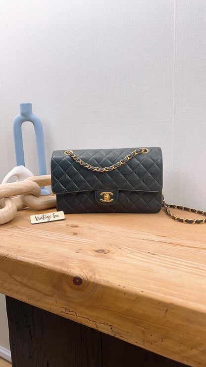 Chanel Vintage Caviar Medium CF (GHW)