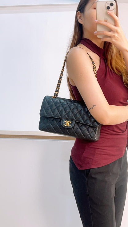 Chanel Vintage Caviar Medium CF (GHW)