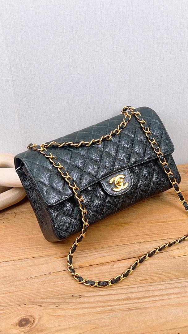 Chanel Vintage Caviar Medium CF (GHW)