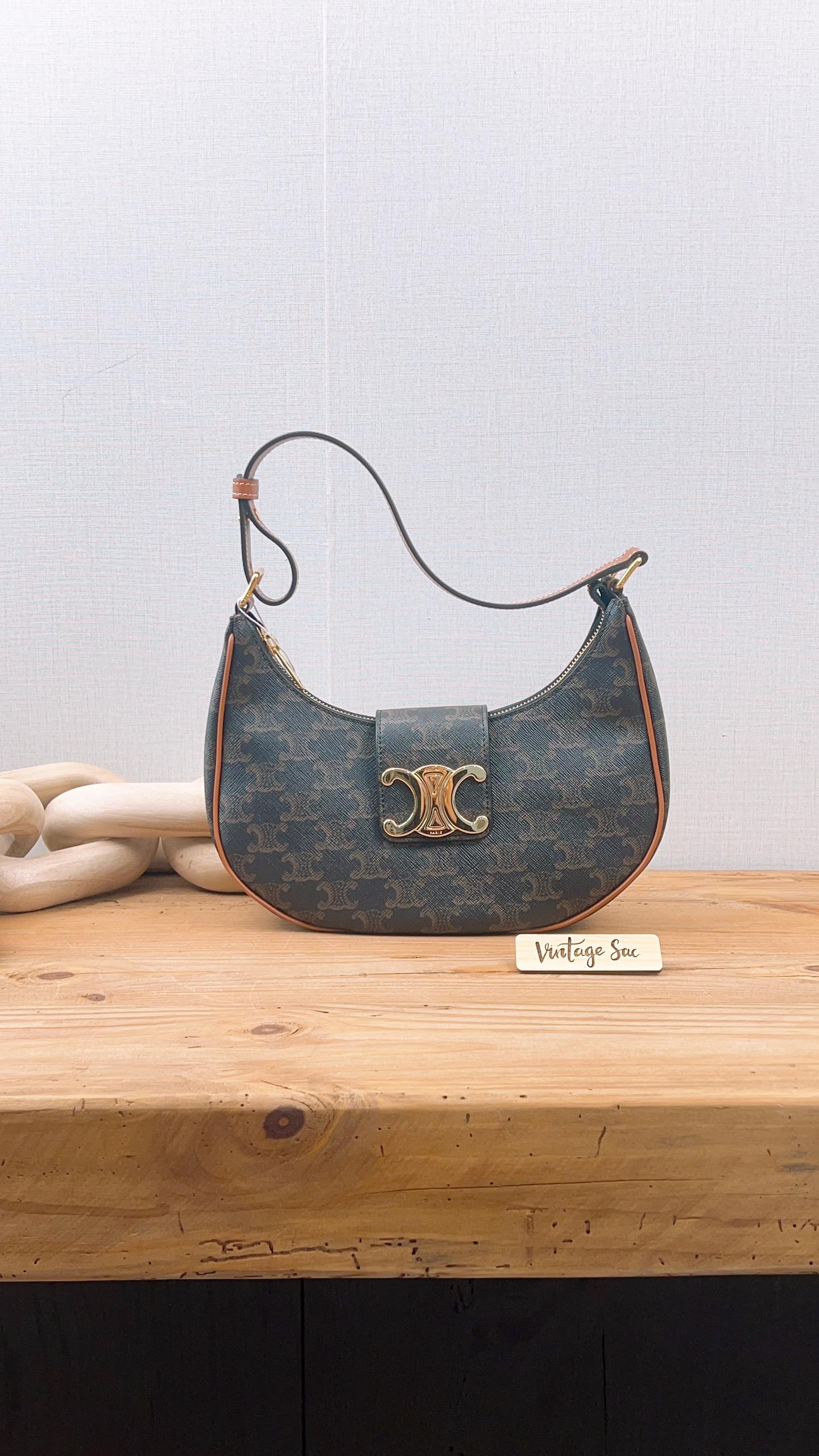Celine Triomphe Medium Ava