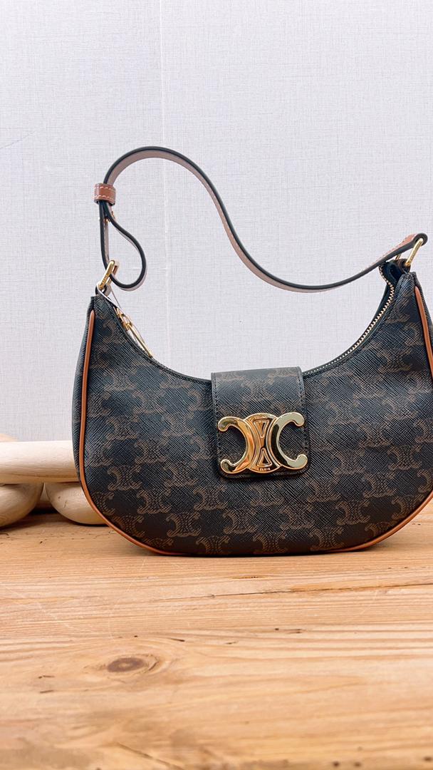 Celine Triomphe Medium Ava