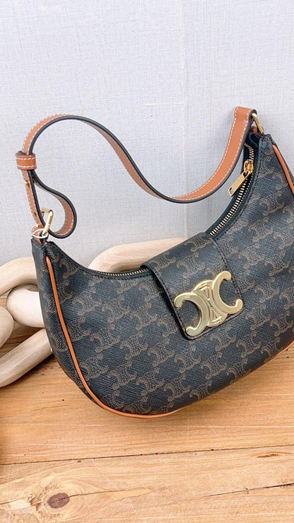 Celine Triomphe Medium Ava