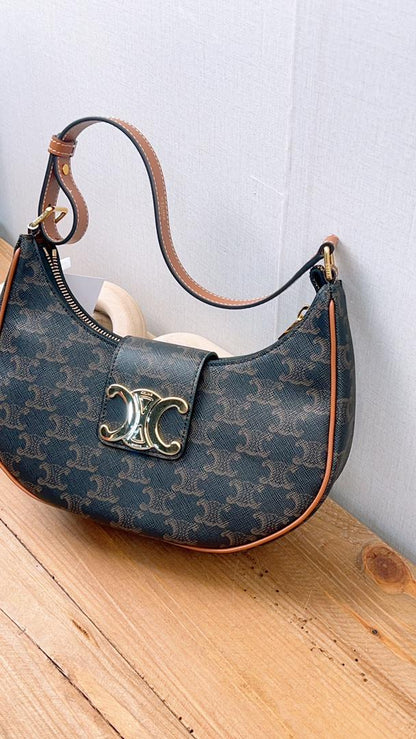 Celine Triomphe Medium Ava
