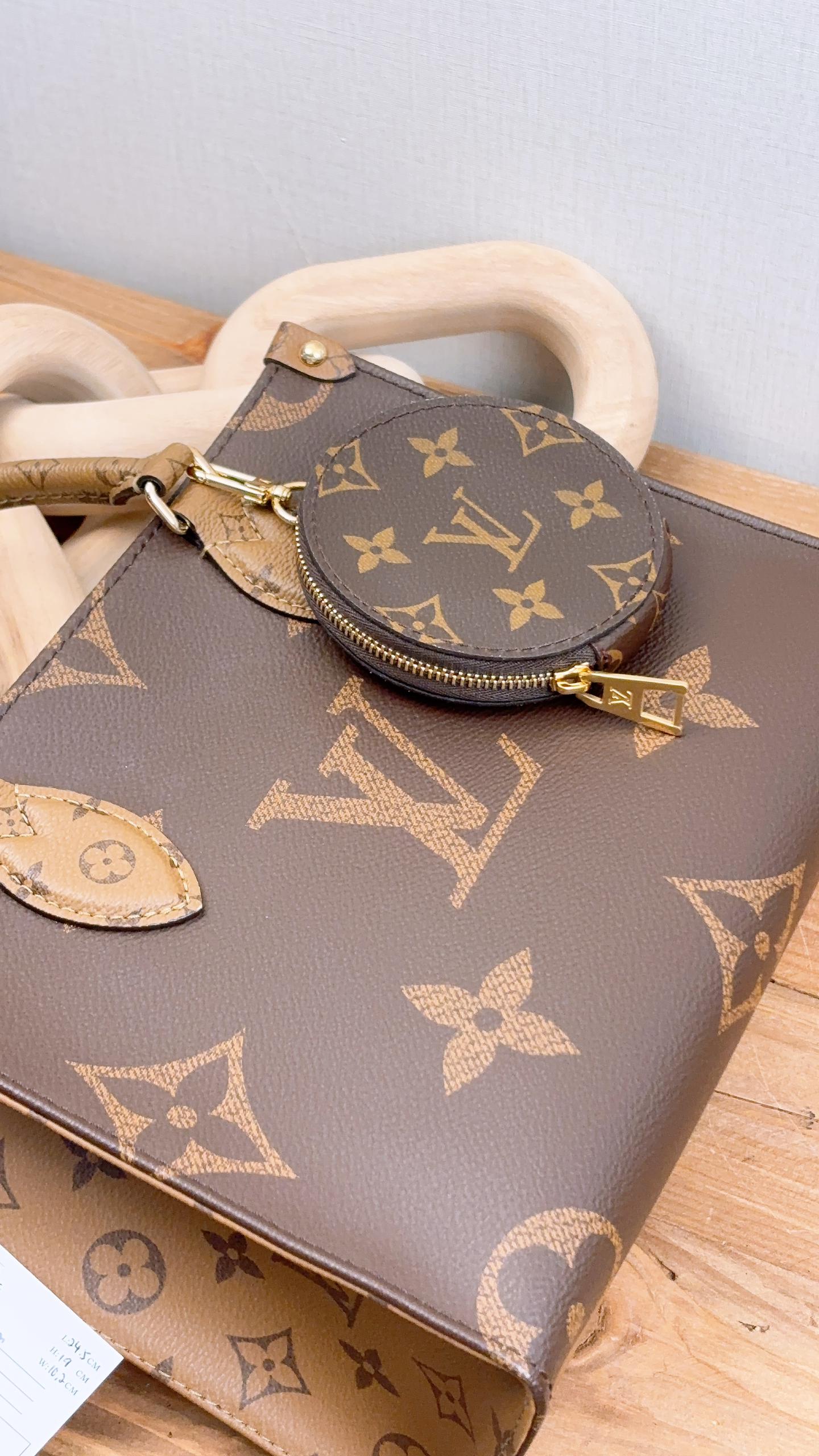 LV Reverse Monogram On The Go PM