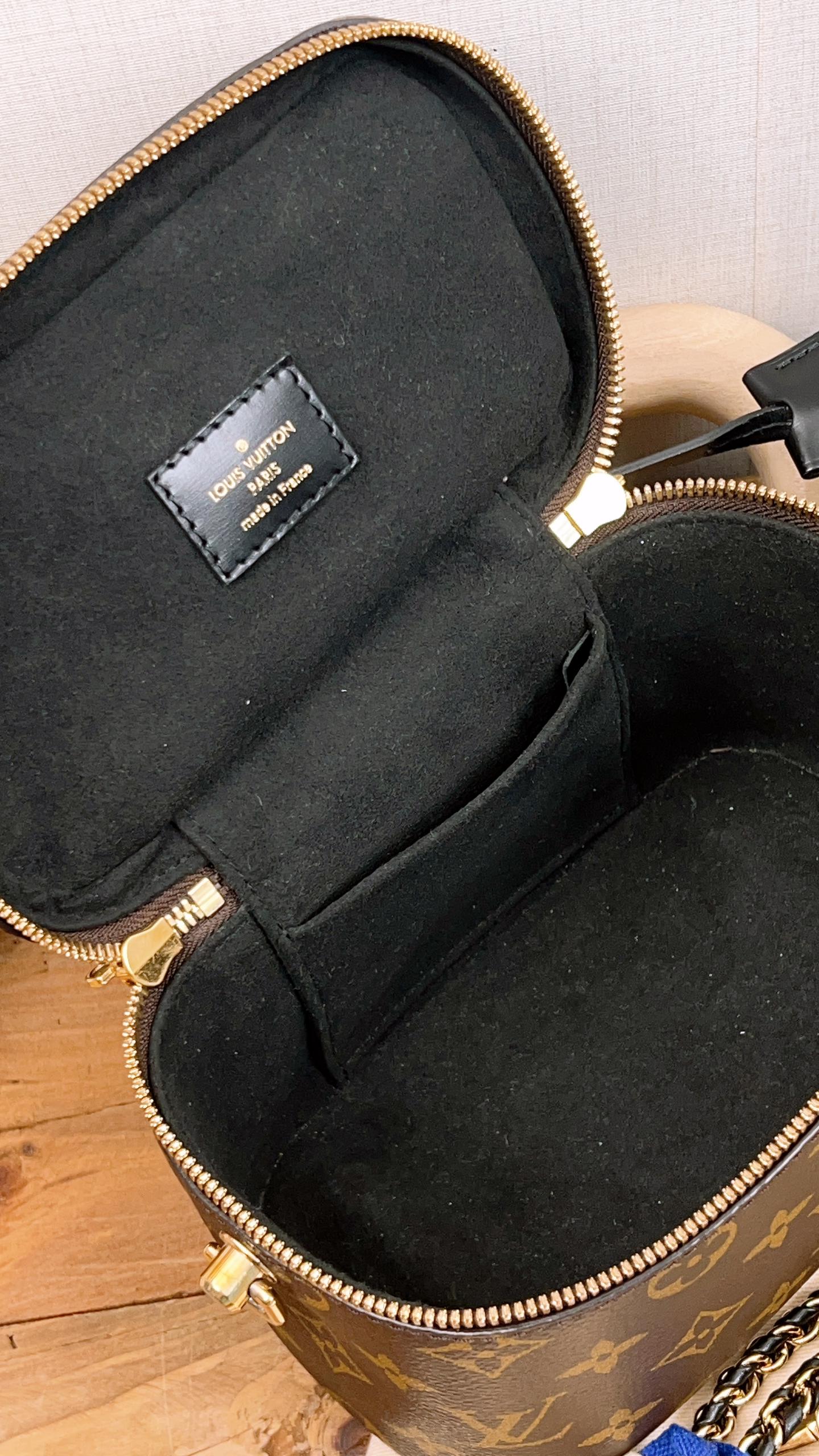 LV Reverse Monogram Vanity PM