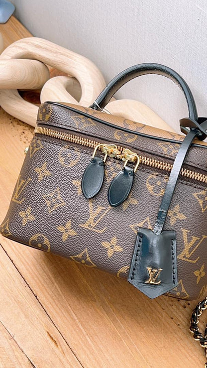 LV Reverse Monogram Vanity PM