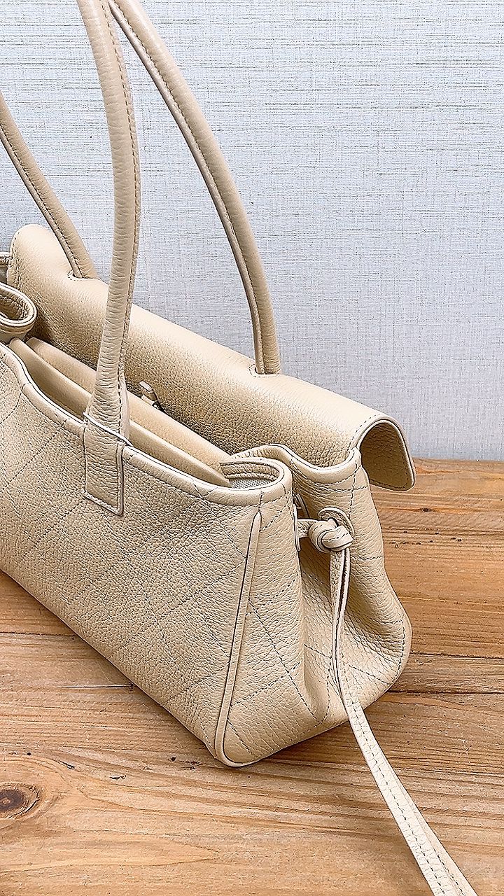 Chanel Beige Caviar 26s Small Shopping Tote (GHW)