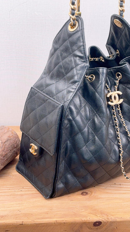 Chanel Black Caviar Medium 25 Hobo (GHW)